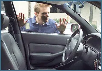 Safe Key Shop West Palm Beach, FL 561-223-4936 - 19-locked-keys-in-car