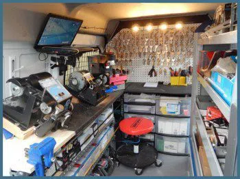 Safe Key Shop West Palm Beach, FL 561-223-4936 - 2-mobile-locksmith